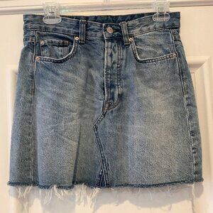 H&M Denim Mini Skirt Size 6 Blue Jean 100% Cotton Button Fly With Pockets
